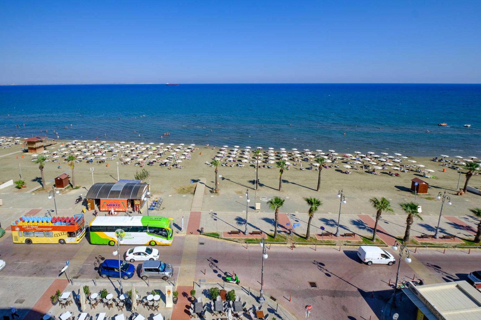 Lazuli Sea View Beachfront Ap 21 Larnaca Esterno foto