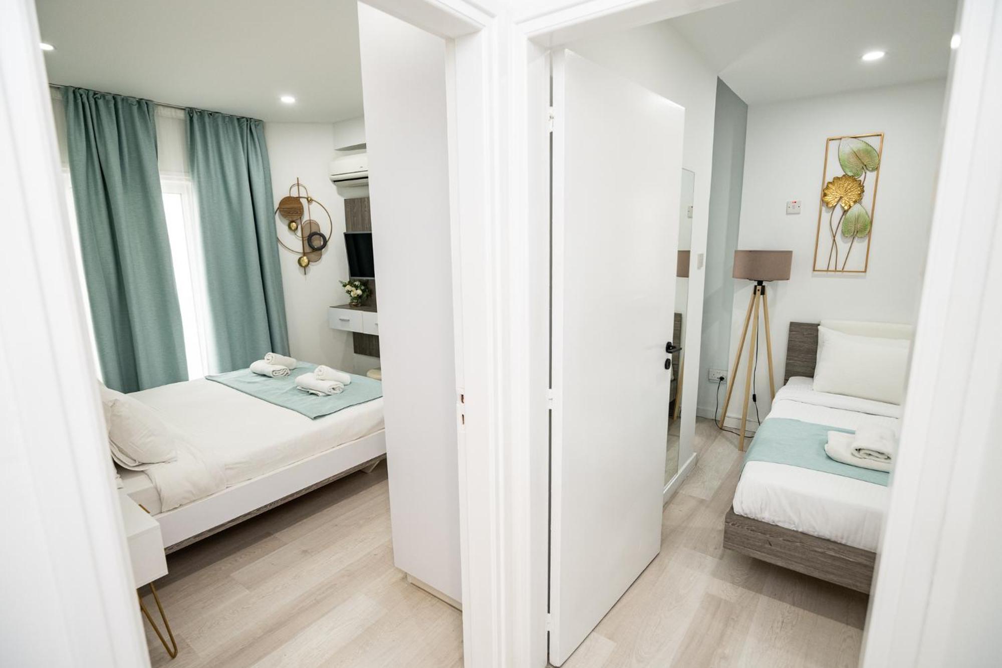 Lazuli Sea View Beachfront Ap 21 Larnaca Esterno foto