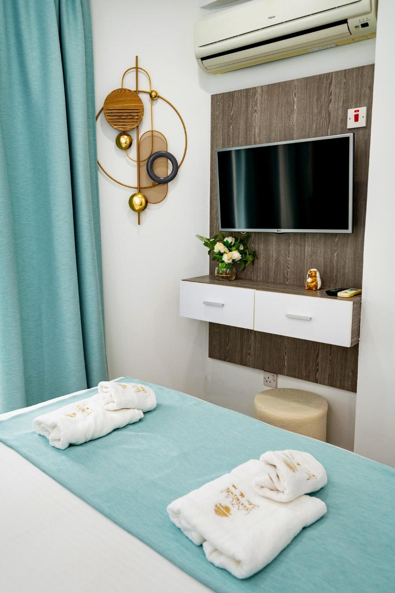 Lazuli Sea View Beachfront Ap 21 Larnaca Esterno foto