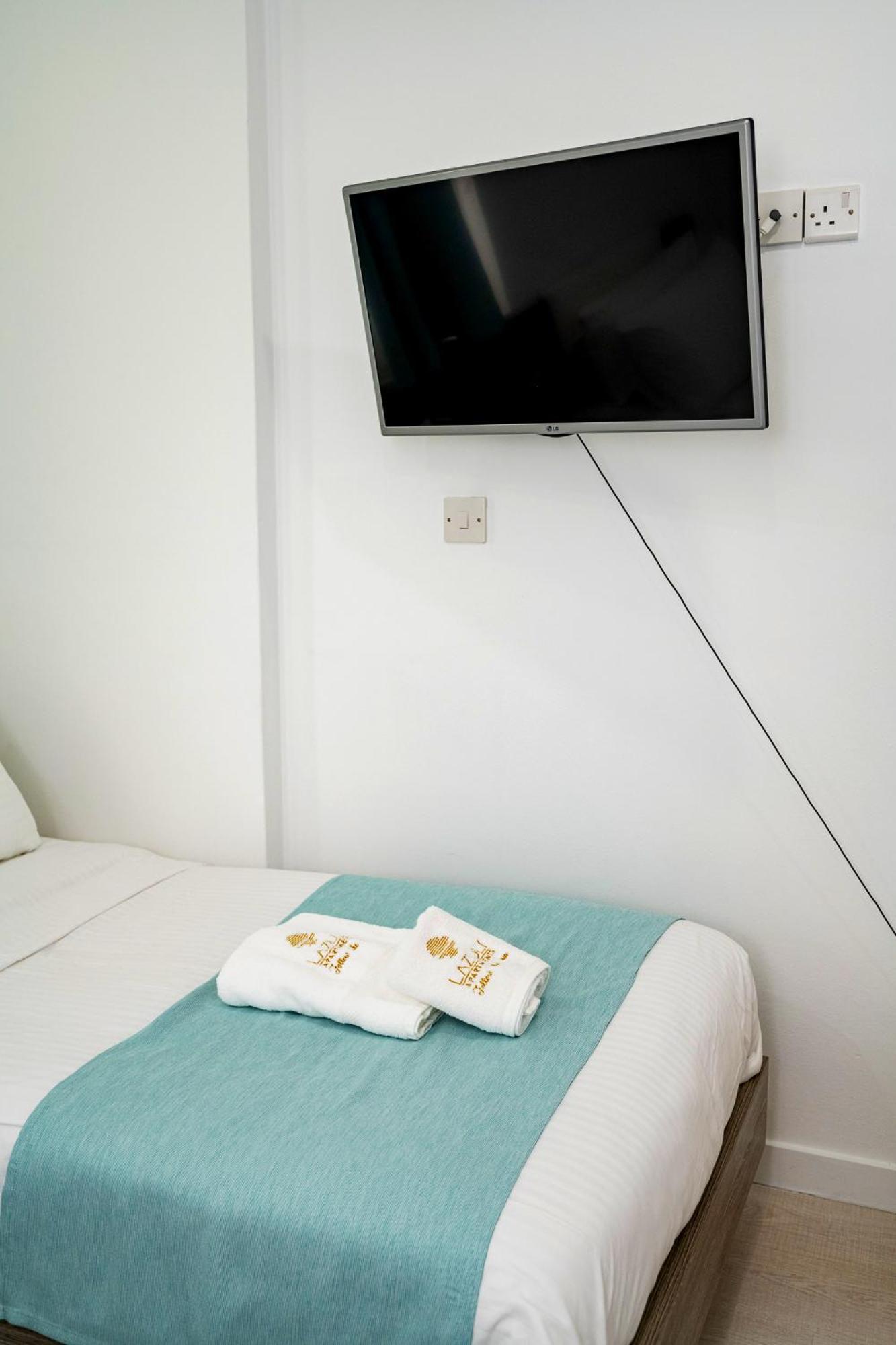 Lazuli Sea View Beachfront Ap 21 Larnaca Esterno foto