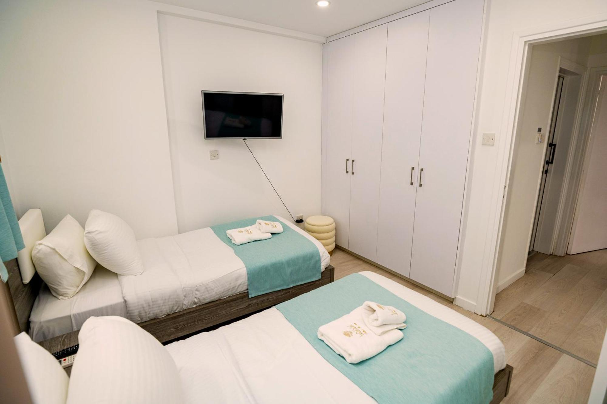 Lazuli Sea View Beachfront Ap 21 Larnaca Esterno foto