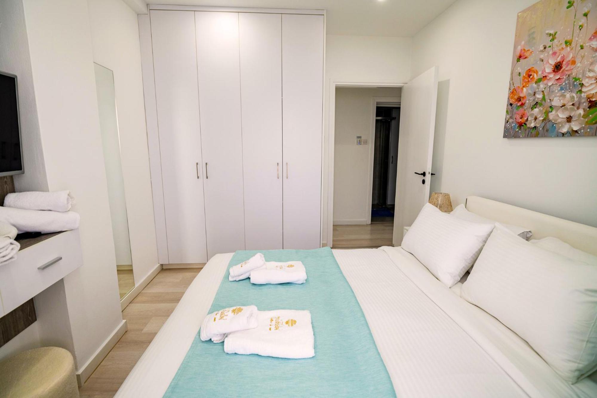 Lazuli Sea View Beachfront Ap 21 Larnaca Esterno foto